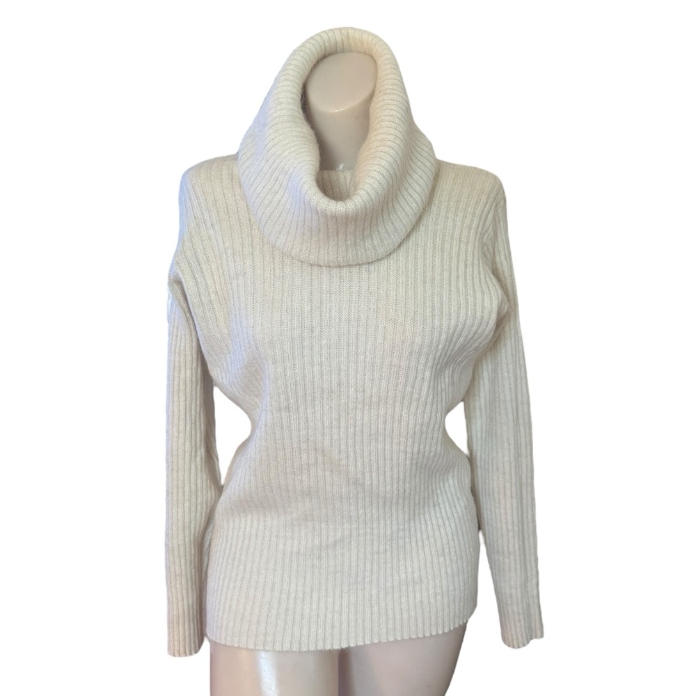 DANIEL HECHTER PARIS Women's Cream White Sweater Turtleneck Size M/L 44, Wool